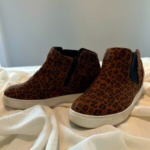 Leopard print ankle booties